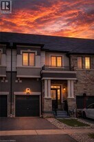 35 Bilanski Farm Rd in Brantford, ON - Building Photo