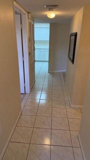 2334 S Cypress Bend Dr in Pompano Beach, FL - Building Photo - Building Photo