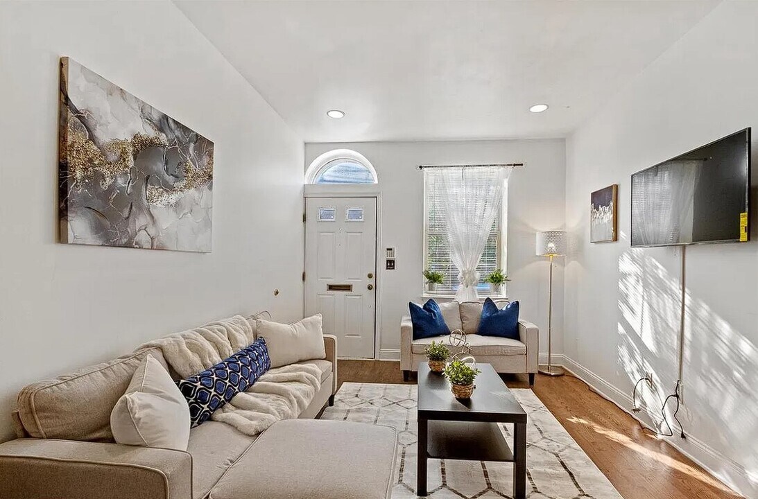 849 N Lawrence St in Philadelphia, PA - Building Photo