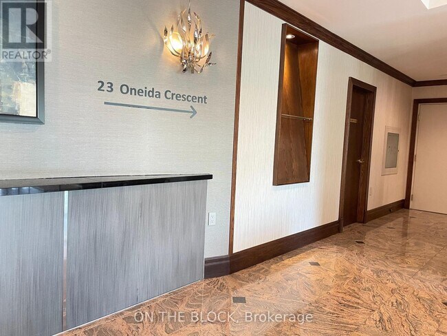23-723 Oneida Crescent in Richmond Hill, ON - Building Photo - Building Photo