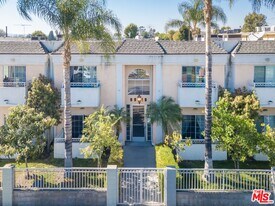 6919 Coldwater Canyon Ave, Unit 1 in Los Angeles, CA - Building Photo