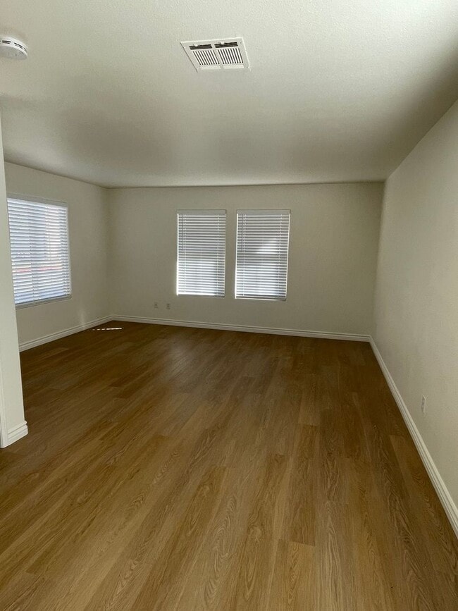 312 Dove Ln in Lompoc, CA - Building Photo - Building Photo