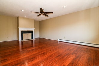 57 Ameridge Dr in Bridgeport, CT - Building Photo - Building Photo