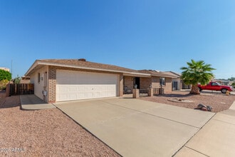 8260 E Nopal Ave in Mesa, AZ - Building Photo - Building Photo