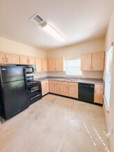 1100 W 16th St in Cameron, TX - Building Photo - Building Photo