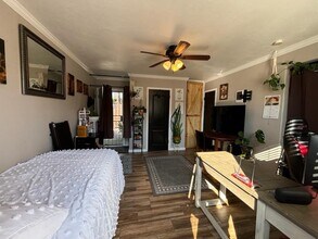 719 S Pine St, Unit 719 in Escondido, CA - Building Photo - Building Photo