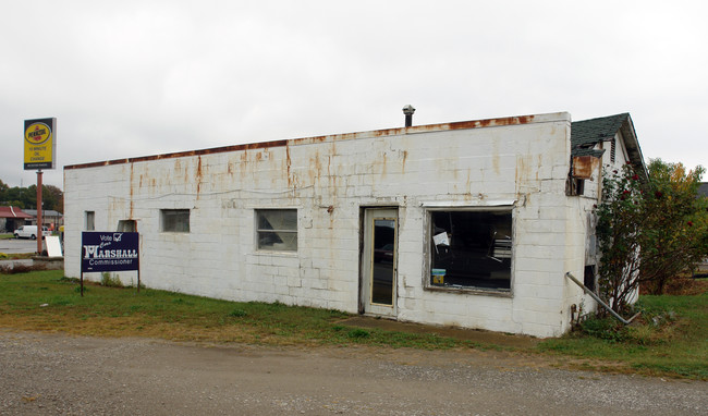 1002 Washington Blvd in Belpre, OH - Foto de edificio - Building Photo