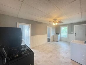 551 Somerville St in Manchester, NH - Building Photo - Building Photo