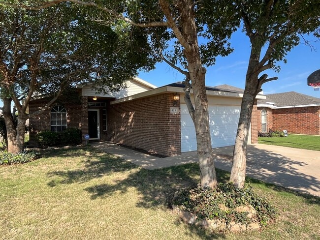 property at 513 N Iola Ave