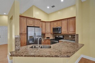 839 Falling Water Rd in Weston, FL - Building Photo - Building Photo