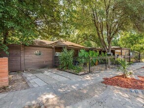 208 Cliffdale Ave in Dallas, TX - Building Photo - Building Photo