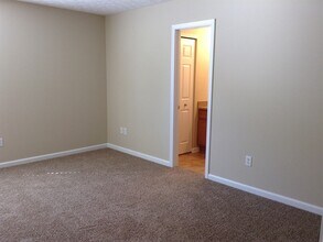 2926 Limber Pine Dr in Whiteland, IN - Foto de edificio - Building Photo