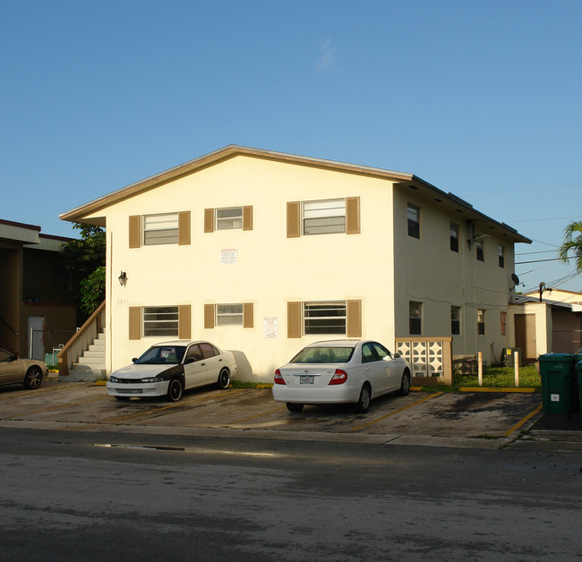 3711 SW 59th Ter in Fort Lauderdale, FL - Building Photo - Building Photo