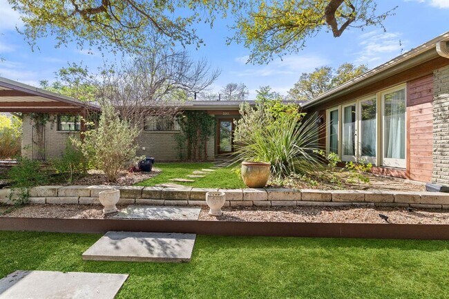 2212 East Side Dr in Austin, TX - Building Photo - Building Photo