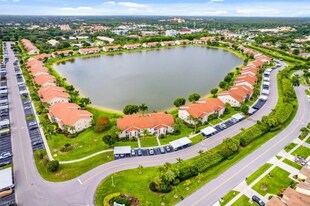 7848 Emerald Cir in Naples, FL - Building Photo