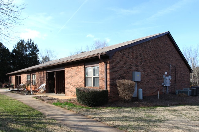 Heritage Village in Newton, NC - Building Photo - Building Photo