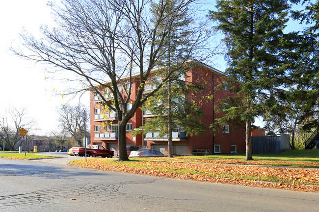 151 Siebert Ave in Kitchener, ON - Building Photo - Building Photo