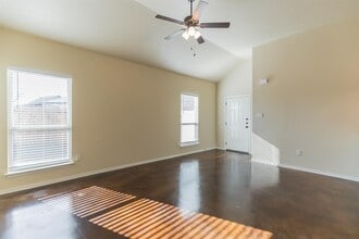 203 Kaspar Way in Canyon Lake, TX - Building Photo - Building Photo