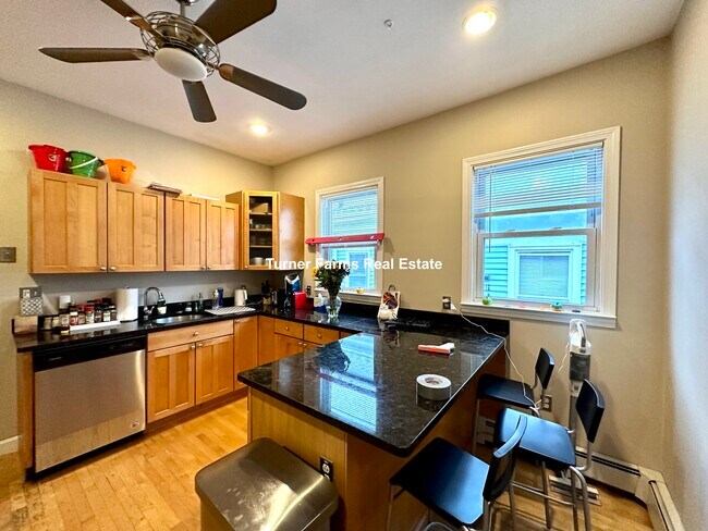 68 Calumet St, Unit 3 in Boston, MA - Building Photo - Building Photo