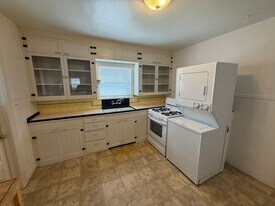 2841 S 2300 E in Salt Lake City, UT - Building Photo