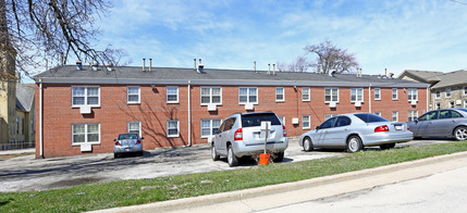 Executive Inn Apartments in Racine, WI - Building Photo - Building Photo