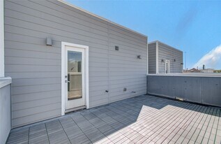 2116 Naomi St in Houston, TX - Building Photo