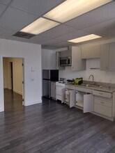 7450 Girard Ave, Unit 7442-A in San Diego, CA - Building Photo - Building Photo