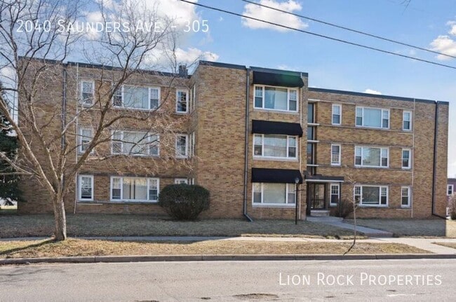 property at 2040 W Saunders Ave