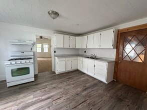 621 W Winthrop St in Earlville, IL - Building Photo - Building Photo