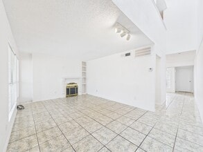 781 Country Pl Dr in Houston, TX - Foto de edificio - Building Photo