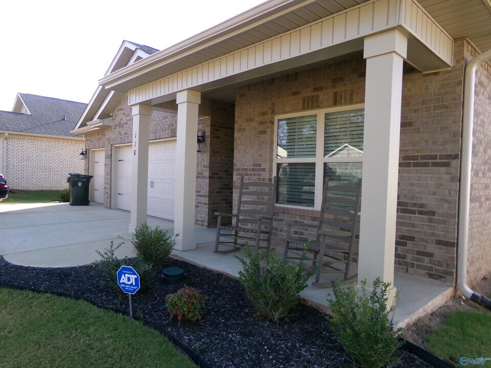 110 Branton Ct in New Market, AL - Building Photo
