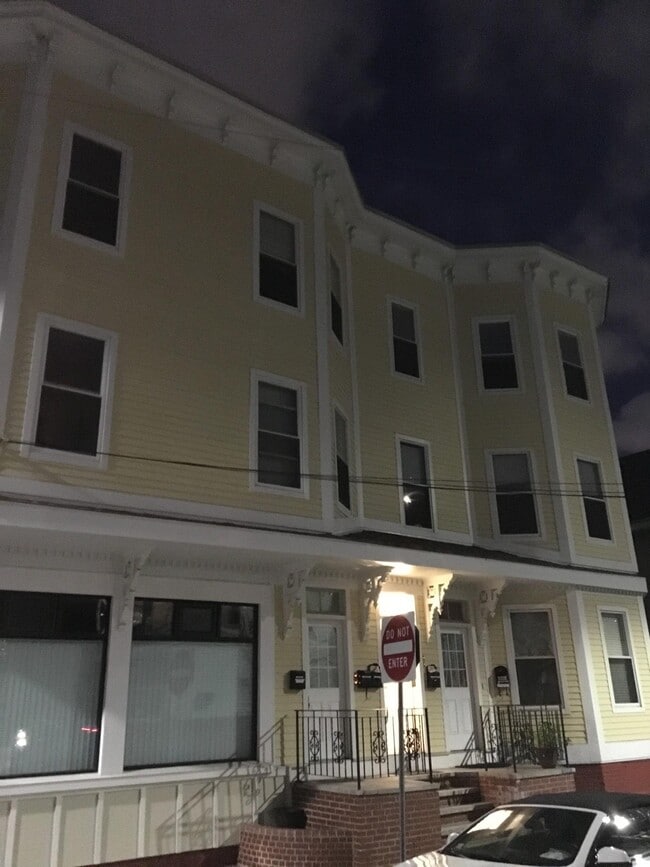 52 Portsmouth St, Unit 1