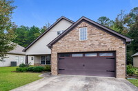 141 Stonebriar Dr in Calera, AL - Foto de edificio - Building Photo