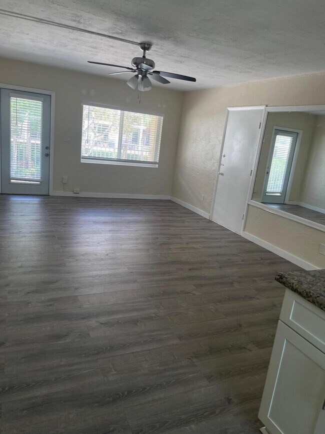 217 SE 20th Ave in Deerfield Beach, FL - Building Photo - Building Photo