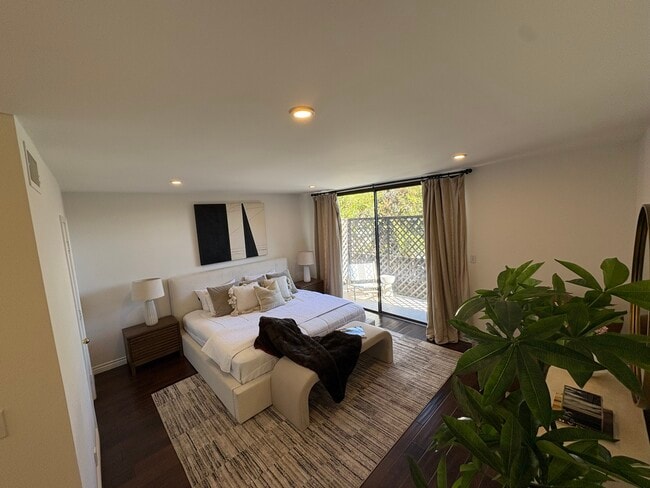 1844 Midvale Ave, Unit 11 in Los Angeles, CA - Building Photo - Building Photo