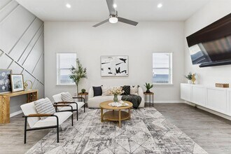 7808 Glover Dr in Austin, TX - Building Photo - Building Photo