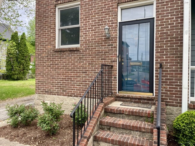 624 E New York St in Indianapolis, IN - Building Photo - Building Photo