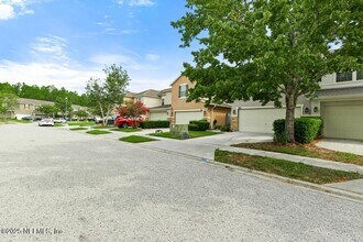6019 Bartram Village Dr in Jacksonville, FL - Foto de edificio - Building Photo