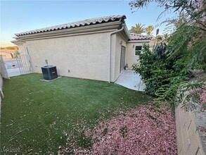 1035 Charlene Ct in Henderson, NV - Building Photo - Building Photo