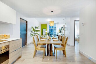 777 N Ocean Dr in Hollywood, FL - Building Photo - Building Photo