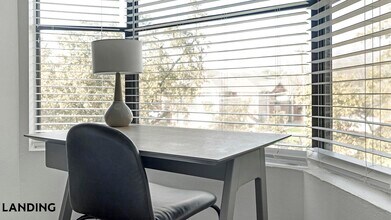 1071 Clayton Ln, Unit M1424 in Austin, TX - Foto de edificio - Building Photo