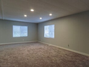 11635 Bunting Ln NE in Aurora, OR - Foto de edificio - Building Photo