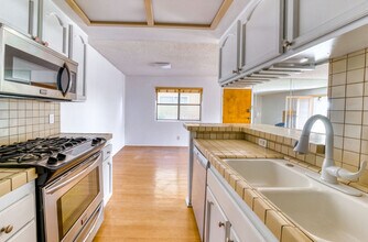 1040 N Gardner St, Unit #4 in West Hollywood, CA - Building Photo - Building Photo