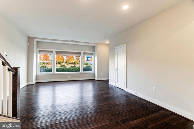 property at 44752 Tiverton Sq