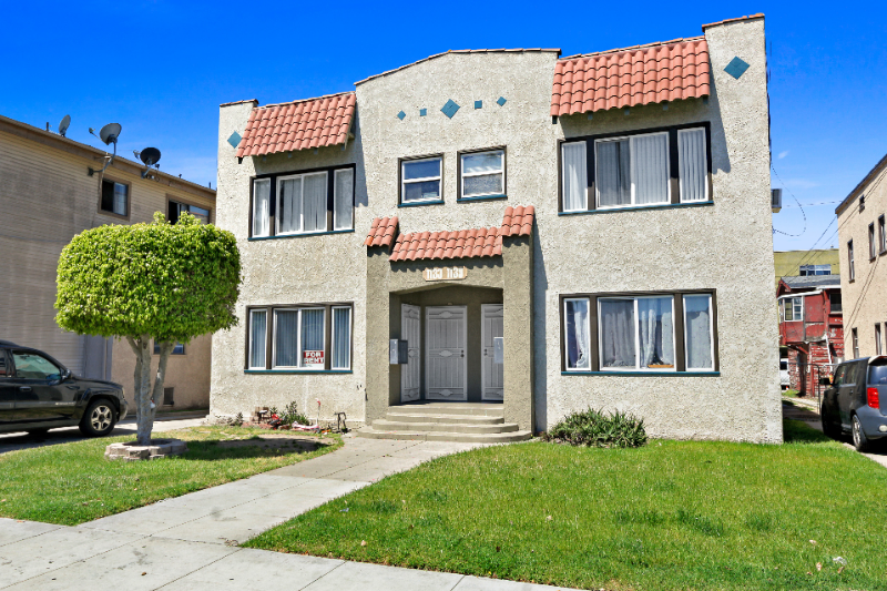 1135 Gladys Ave in Long Beach, CA - Building Photo