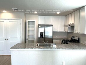 10510 Varmus Dr, Unit 300C-102 in Converse, TX - Foto de edificio - Building Photo