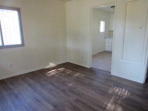 607 S Plum Ave in Ontario, CA - Foto de edificio - Building Photo