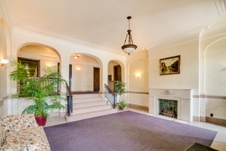 SYLVESTER MANOR APARTMENTS in Flint, MI - Foto de edificio - Building Photo