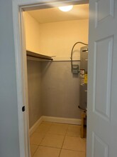 309 Avanda Ct, Unit 2 in Clearwater, FL - Building Photo - Building Photo