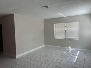 1329 NW 8th Ave in Fort Lauderdale, FL - Building Photo - Building Photo